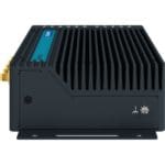 Linke Seite des ICR-4453 industriellen 5G Router von Advantech