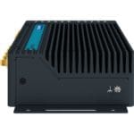 Linke Seite des ICR-4453W industriellen 5G Router von Advantech